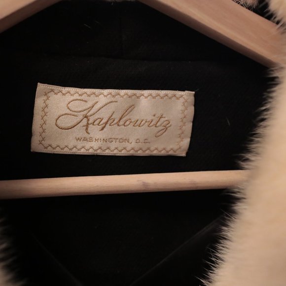 Winter Wool Coat with Fur Collar - Picture 5 of 6